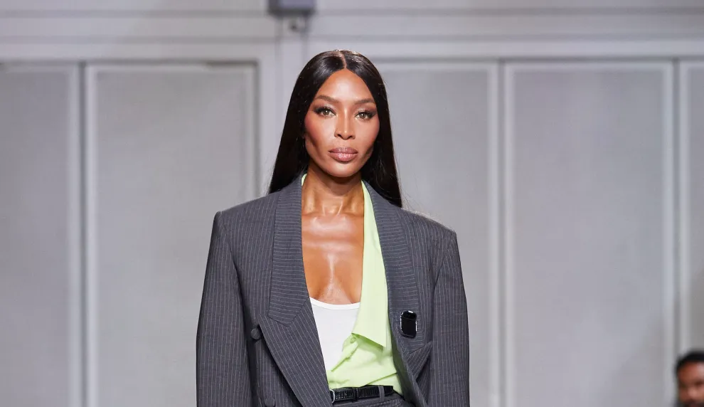 Ai Pin Humane Debut Di Paris Fashion Week